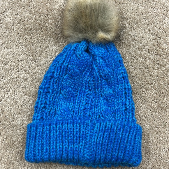 Panthers hat - Picture 3 of 3